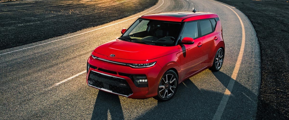 With a completely redesigned exterior and interior, high-tech features, and available turbocharged engine, the 2021 Soul is a marvel of adaptability.